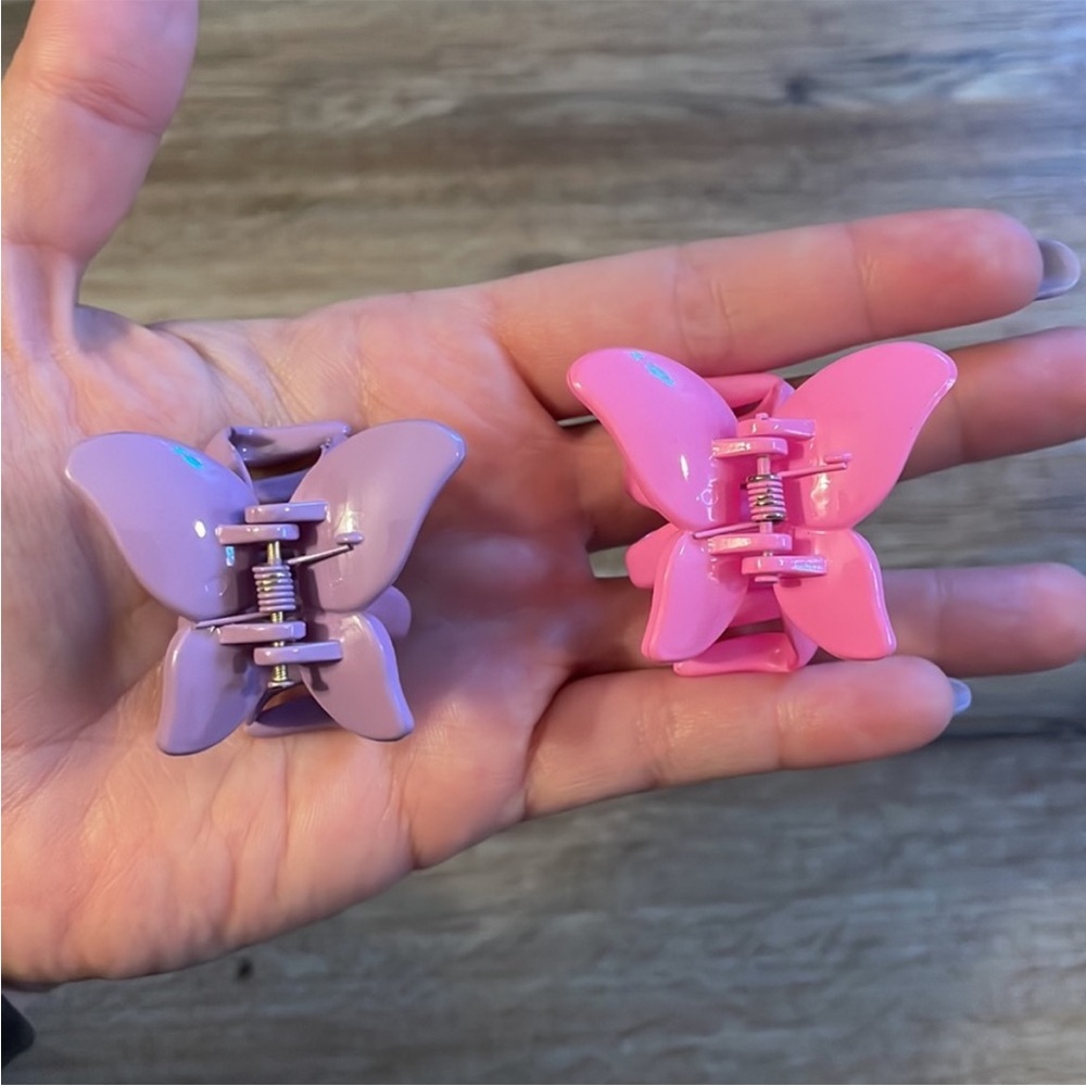 Claire’s Pair of Purple & Pink Pastel Plastic Butterfly Hair Clips